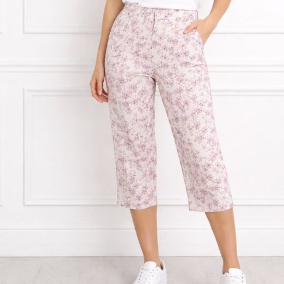 Gloria Vanderbilt Pants - GLORIA VANDERBILT Floral Capris